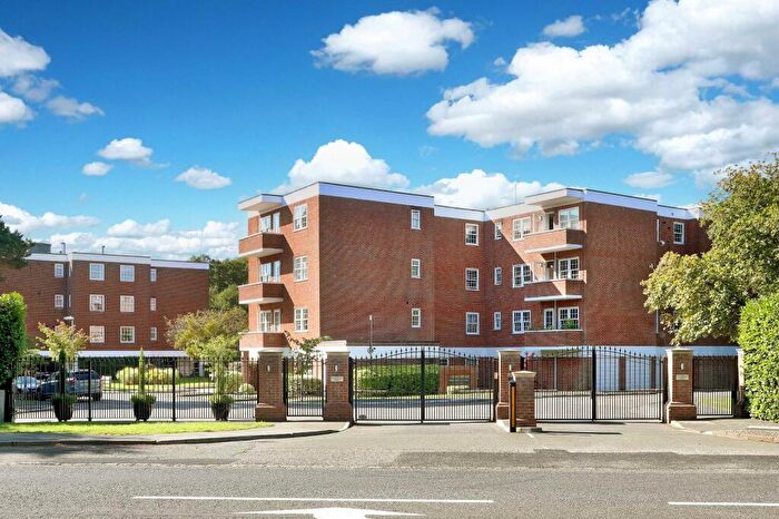 3 Bedroom Apartment For Sale In Bulstrode Court, Gerrards Cross, Buckinghamshire, SL9