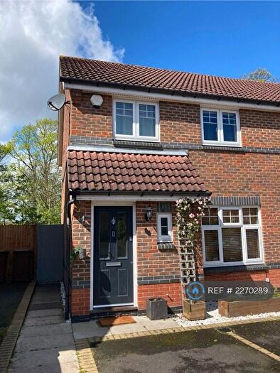 3 Bedroom Semi Detached House To Rent In Port Rise, Chatham, ME4