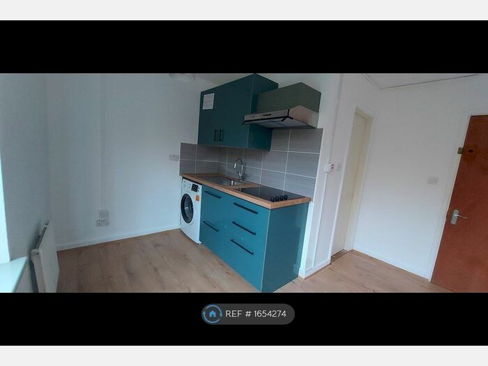 Studio To Rent In Nowel Road, London, SW13