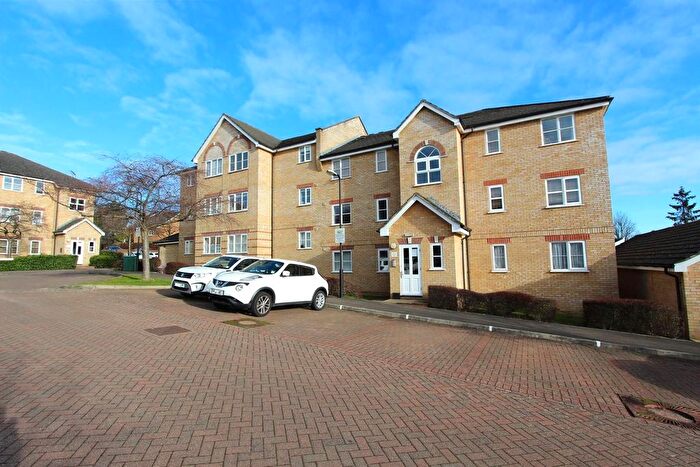 2 Bedroom Flat To Rent In Kirkland Drive, Enfield, EN2