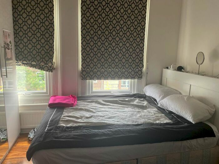 6 Bedroom Flat To Rent In Netherwood Road, West Kensington, London, W14