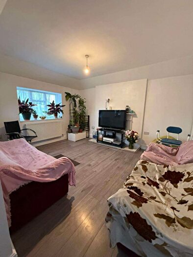 2 Bedroom Maisonette To Rent In York Road, Northwood, HA6