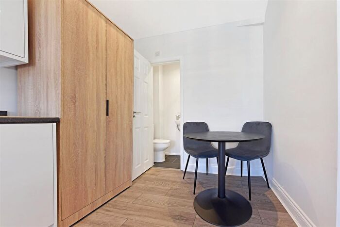 1 Bedroom Flat To Rent In Stanwick Road, West Kensington, W14