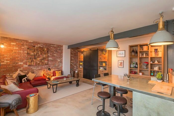 2 Bedroom Flat To Rent In Camden Street Lofts, Camden Street, B1