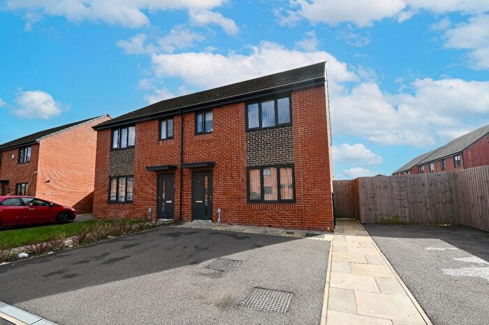 3 Bedroom Semi Detached House For Sale In Poppy Lane, Salford, M6