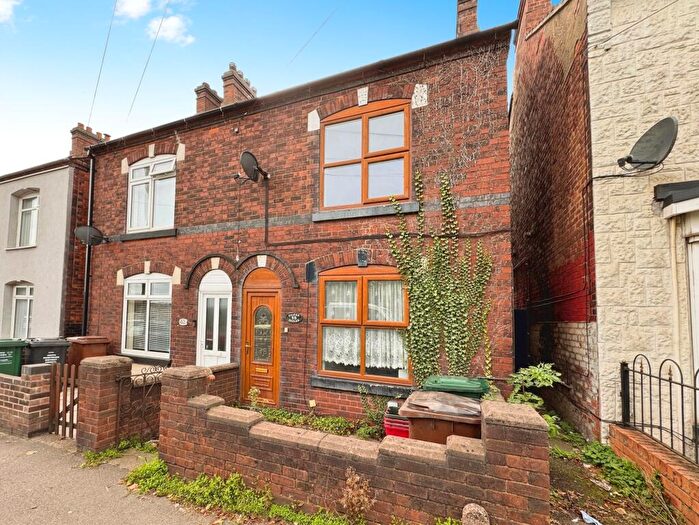 3 Bedroom Semi-Detached House For Sale In Burton Road, Woodville, DE11