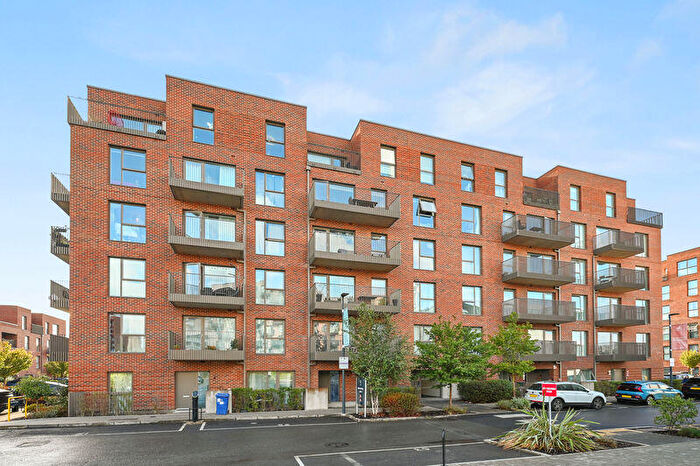 2 Bedroom Flat For Sale In Hazeview Apartments, Harrow, HA1