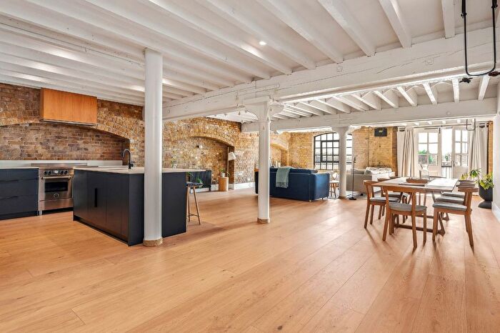 2 Bedroom Flat For Sale In Wapping Wall, London, E1W