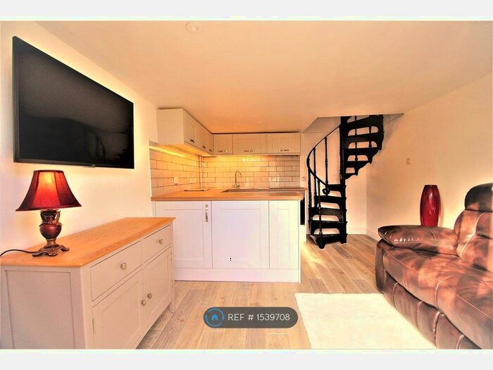 1 Bedroom Detached House To Rent In Nash Road, Thornborough, MK18