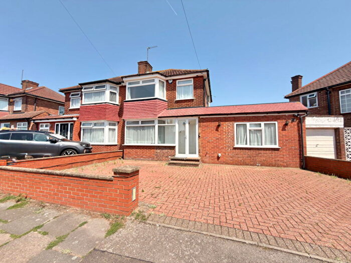 4 Bedroom Semi Detached House For Sale In Derwent Crescent, Stanmore, HA7