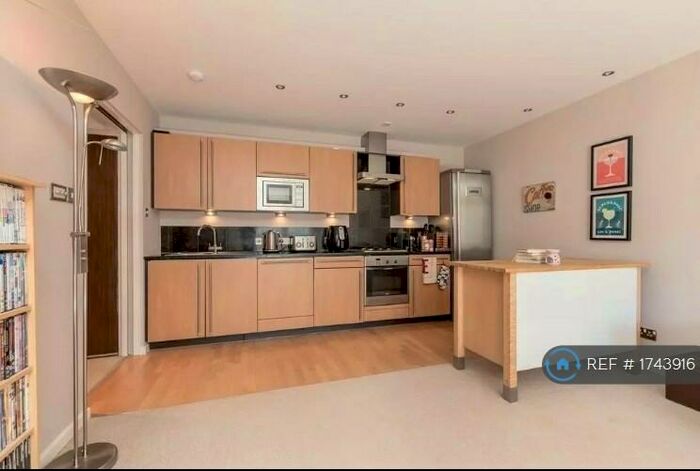 1 Bedroom Flat To Rent In Gardner's Crescent, Edinburgh, EH3