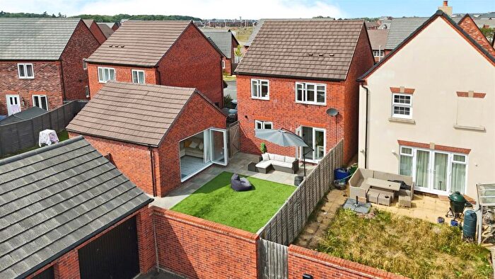 3 Bedroom Detached House For Sale In Taylor Way, Warwick, CV34