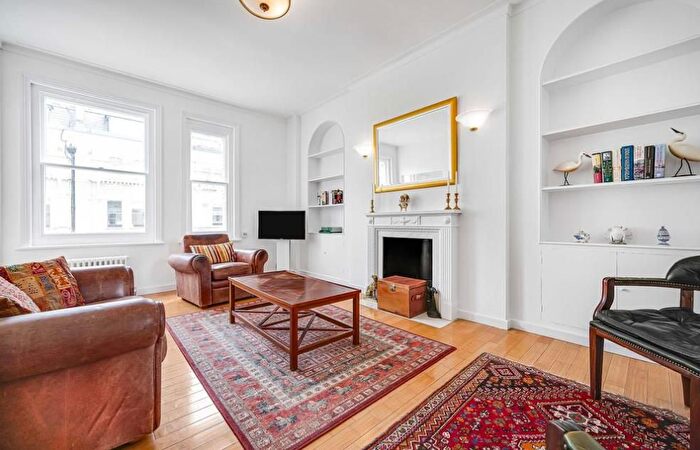 3 Bedroom Flat To Rent In Gloucester Place, Marylebone, London, NW1