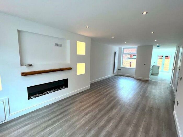 4 Bedroom Terraced House To Rent In Park Street, Manchester, M27