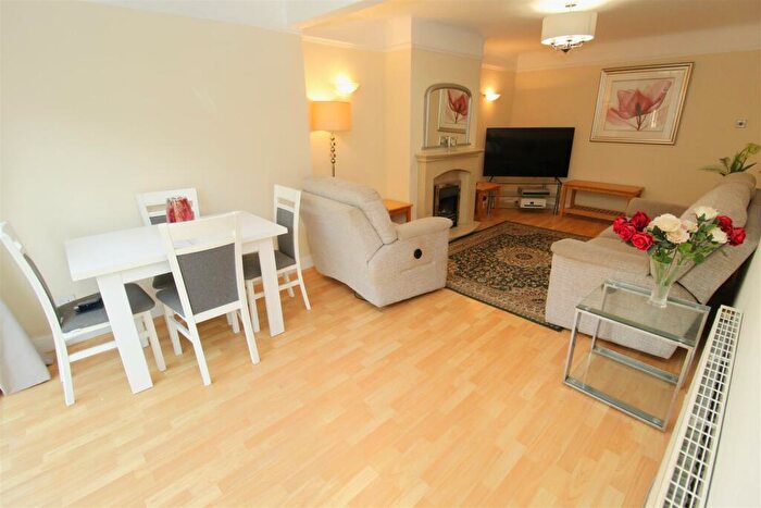 2 Bedroom Semi-Detached Bungalow For Sale In Beech Avenue, Melling, Liverpool, L31
