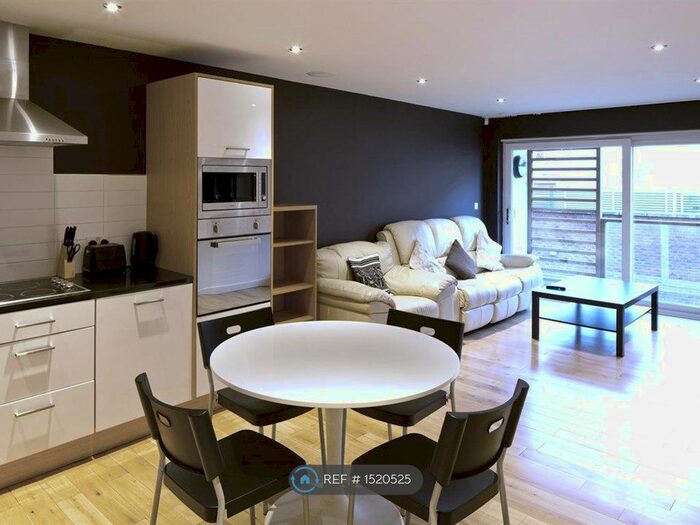 2 Bedroom Flat To Rent In Dock Street, Hull, HU1