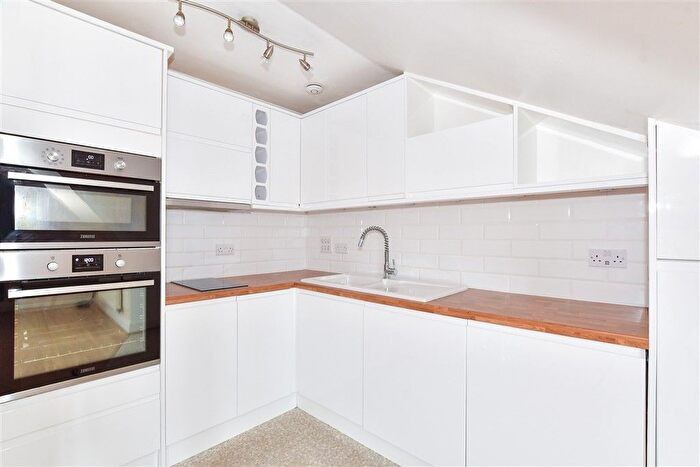 2 Bedroom Maisonette For Sale In Commercial Road, Paddock Wood, Tonbridge, Kent, TN12