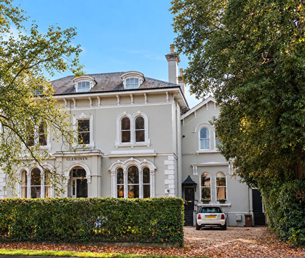 2 Bedroom Flat For Sale In Lansdown Road, Cheltenham, GL50