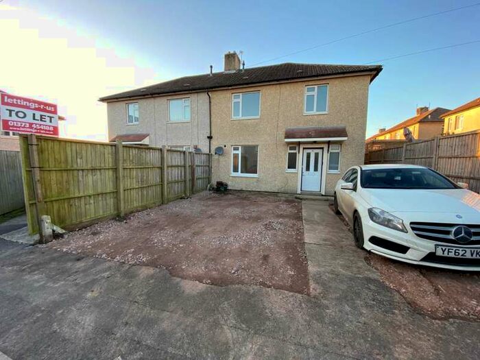 3 Bedroom House To Rent In Coronation Road, Frome, Somerset, BA11