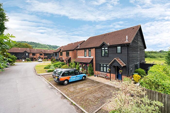 1 Bedroom End Terrace House For Sale In Barleymow Court, Betchworth, RH3