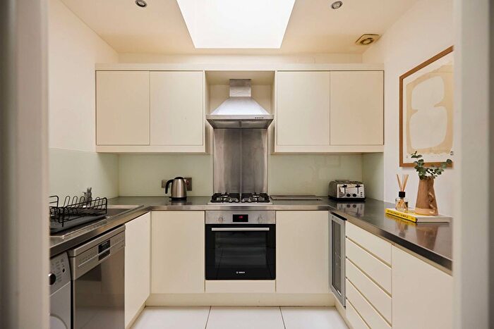 3 Bedroom Flat To Rent In Sutherland Avenue, London, W9