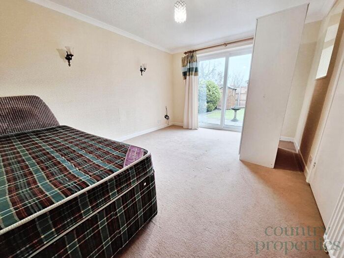 3 Bedroom Detached Bungalow For Sale In St Neots Road, Sandy, SG19