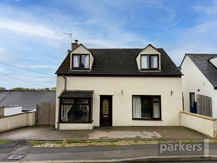3 Bedroom Detached House For Sale In Crawley Road, Witney, Oxfordshire, OX28