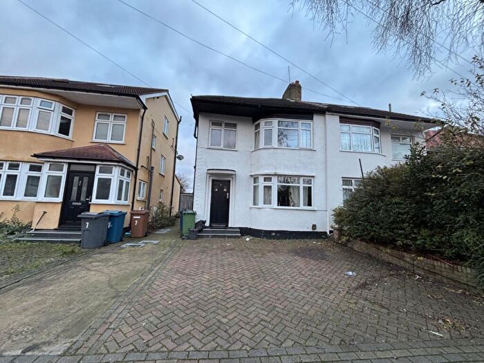 3 Bedroom Semi-Detached House To Rent In Bideford Close, Edgware, HA8