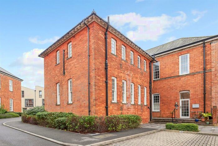 2 Bedroom Maisonette To Rent In Longley Road, Chichester, PO19