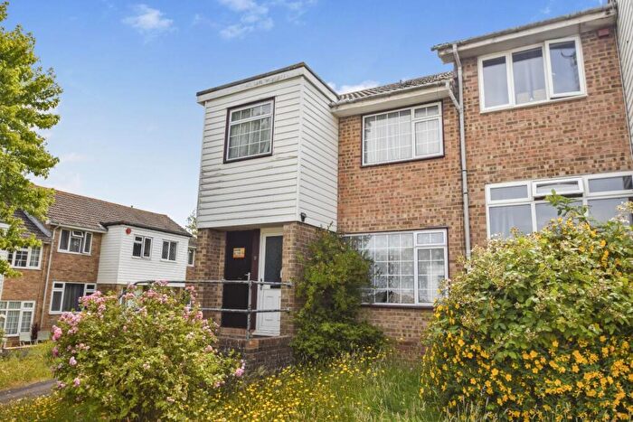 3 Bedroom End Of Terrace House For Sale In Aspen Road, Eastbourne, BN22