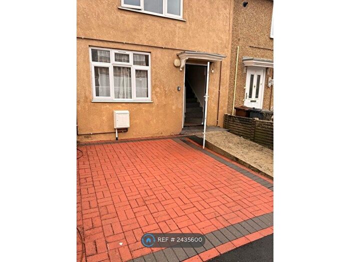 5 Bedroom Terraced House To Rent In Springpond Road, Dagenham, RM9