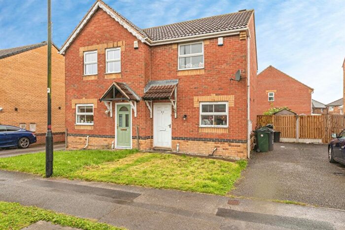 2 Bedroom Semi-Detached House For Sale In Ridings Way, Buttershaw, Bradford, BD6