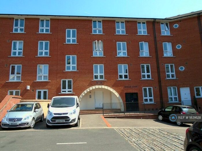 2 Bedroom Flat To Rent In Basque Court, London, SE16
