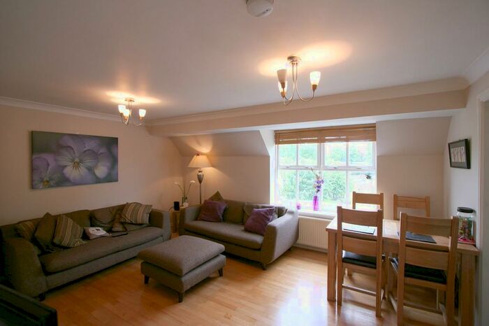 2 Bedroom Apartment To Rent In Regency Court, Jesmond, Newcastle Upon Tyne, NE2