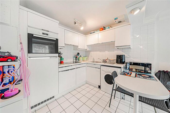 1 Bedroom Apartment For Sale In King & Queen Wharf, Rotherhithe Street, London, SE16 - Photo 4
