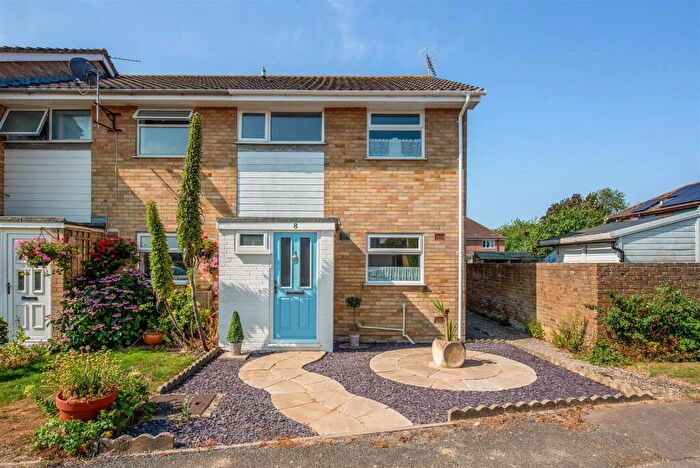 3 Bedroom End Of Terrace House For Sale In Graham Road, Yapton, BN18