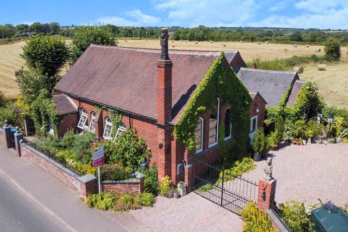 3 Bedroom Detached Bungalow For Sale In Kingsley Moor, Stoke-On-Trent, ST10