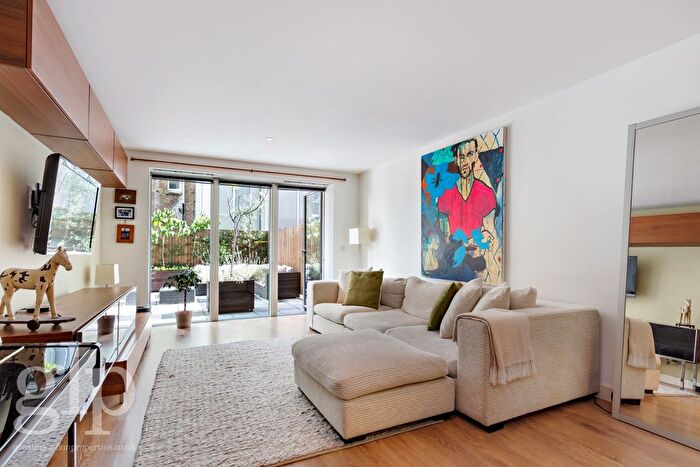 1 Bedroom Flat To Rent In Dufours Place, London, Greater London, Soho, W1F