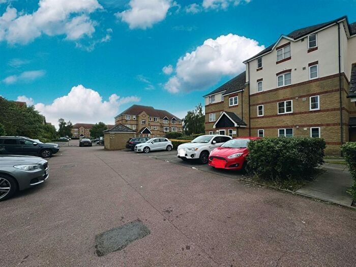 1 Bedroom Flat For Sale In Lewes Close, Grays, RM17