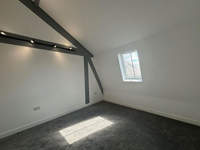 2 Bedroom Apartment To Rent In Chapel Lane, Hull, HU1