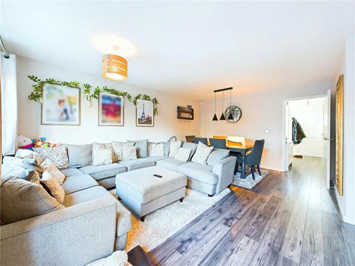 3 Bedroom End Of Terrace House For Sale In Monarch Gardens, Leamington Spa, Warwickshire, CV31
