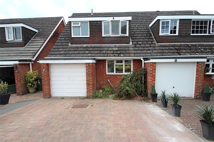 3 Bedroom Semi-Detached House For Sale In Glenbrook Walk, Fareham, Hampshire, PO14