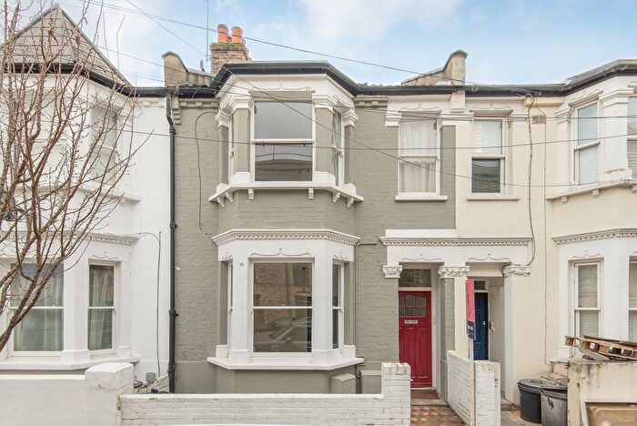 1 Bedroom Flat To Rent In Atheldene Road, London, SW18