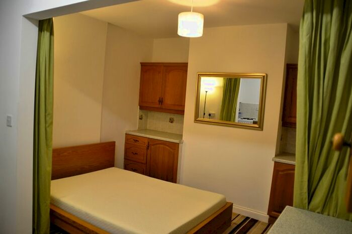 1 Bedroom Flat To Rent In Haunch Lane, Birmingham, B13