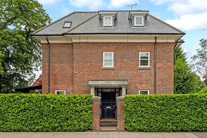 4 Bedroom Semi-Detached House For Sale In Wetherley Court, View Road, Highgate, London, N6