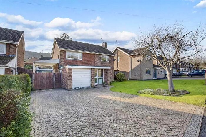 4 Bedroom Detached House To Rent In Coates Lane, High Wycombe, HP13