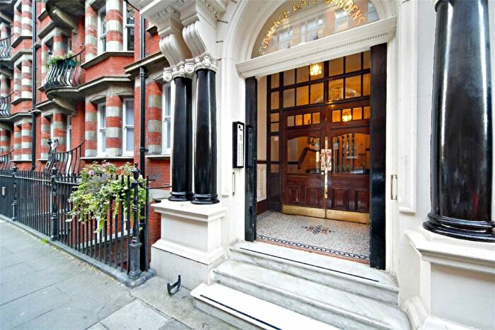 3 Bedroom Flat For Sale In Clarence Gate Gardens, London, NW1