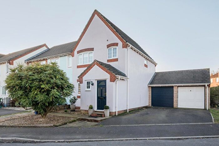 3 Bedroom Semi Detached House For Sale In Cabell Court, Frome, BA11