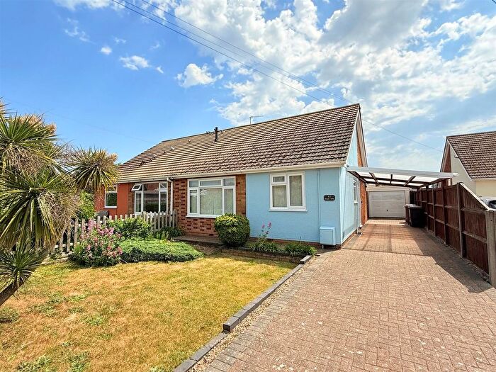 2 Bedroom Semi-Detached Bungalow For Sale In Winifred Way, Caister-On-Sea, Great Yarmouth, NR30