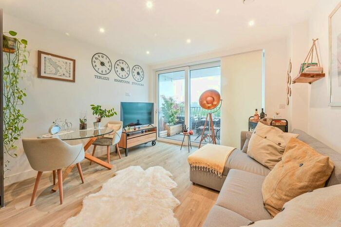 1 Bedroom Flat To Rent In Beck Square, Leyton, London, E10